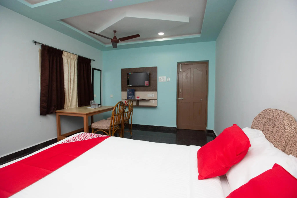 Sri Murugan Beach Paradise Hotel