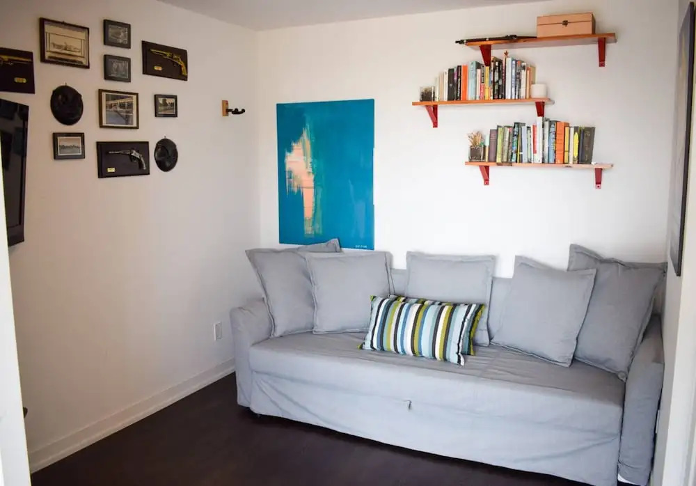 Modern Queen West 2 Bedroom and 2 Bathroom