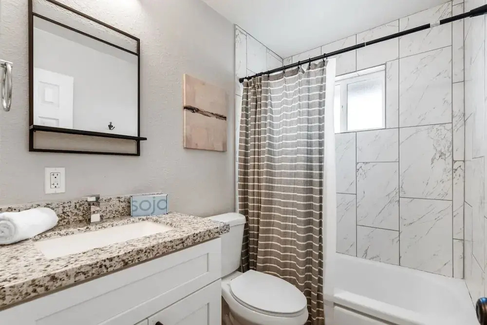 Fashion Square Apt4
