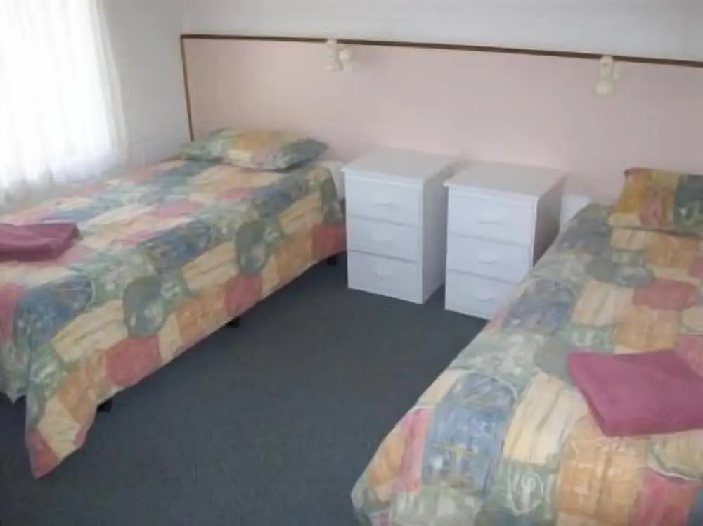 Black swan motor inn