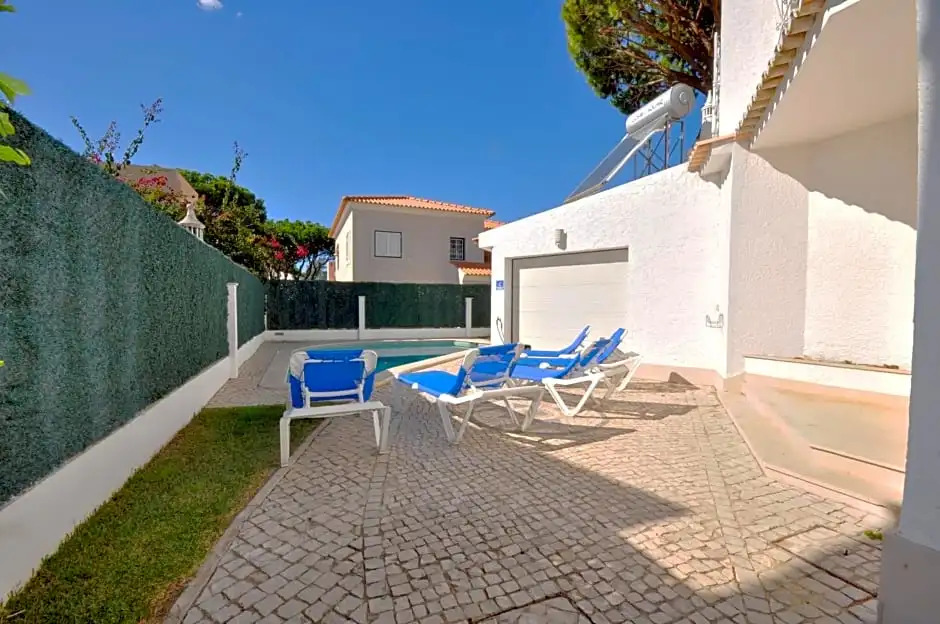 Private Pool Villa Walking Distance to Local Amenities