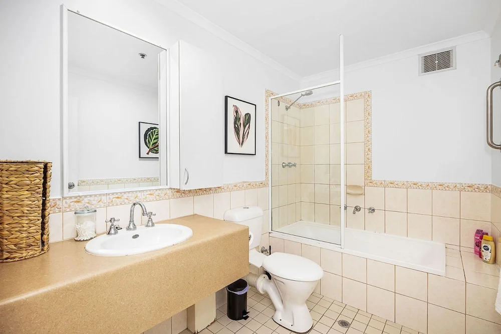 Newly Renovated 1bdr in the CBD