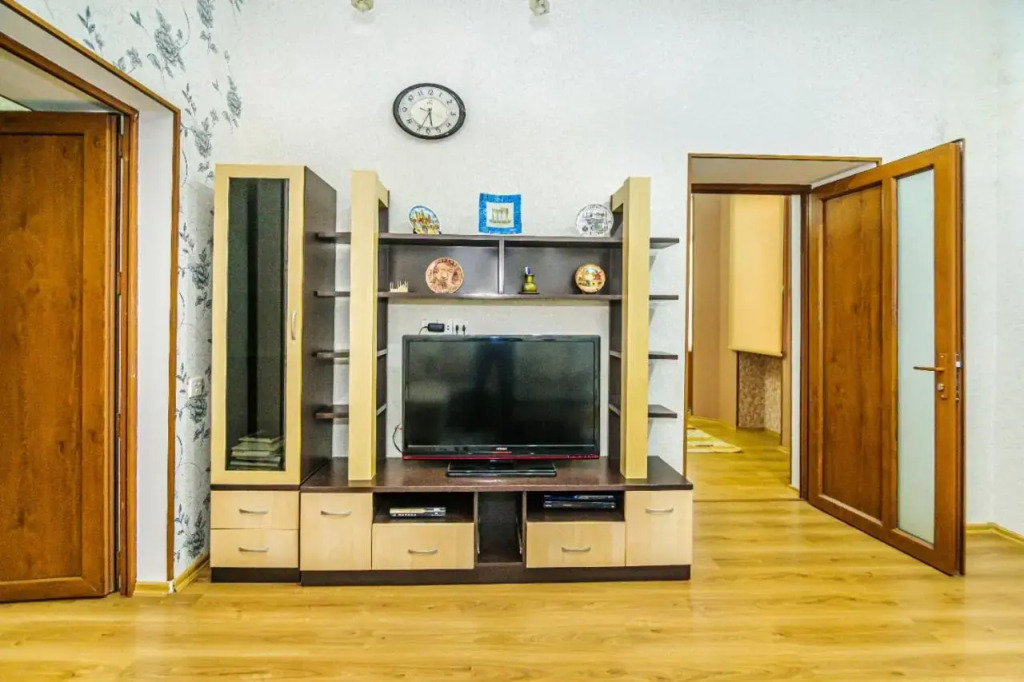 M Estate Targovu 2 room (009).
