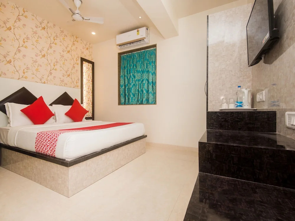 FabHotel Veera Residency - Nr Airport