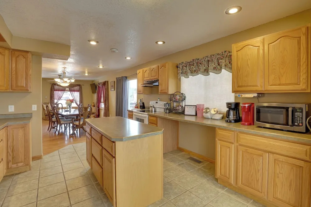 Lovely Black Hills Area Home: Covered Porch & Deck