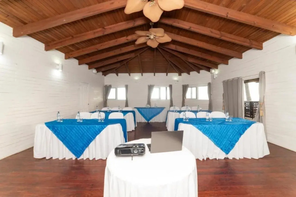 Hotel Cayman Suites