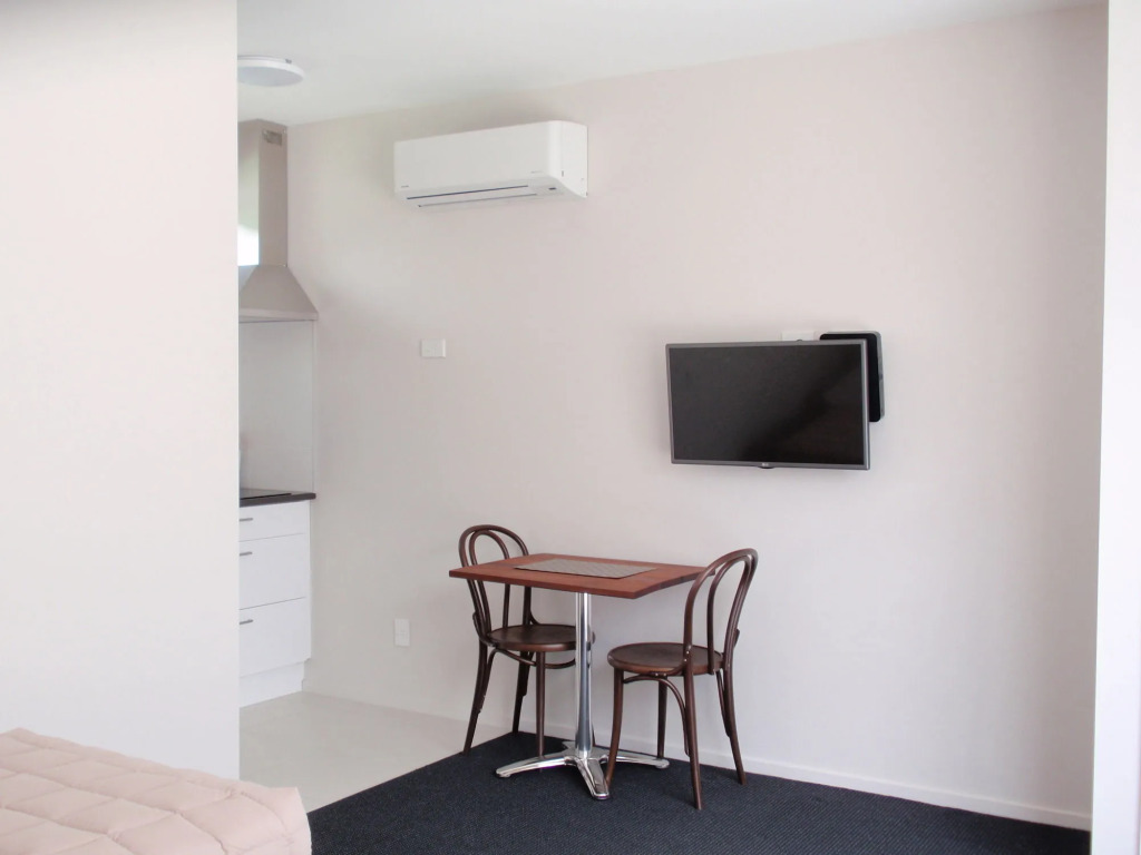 319 Addington Motel
