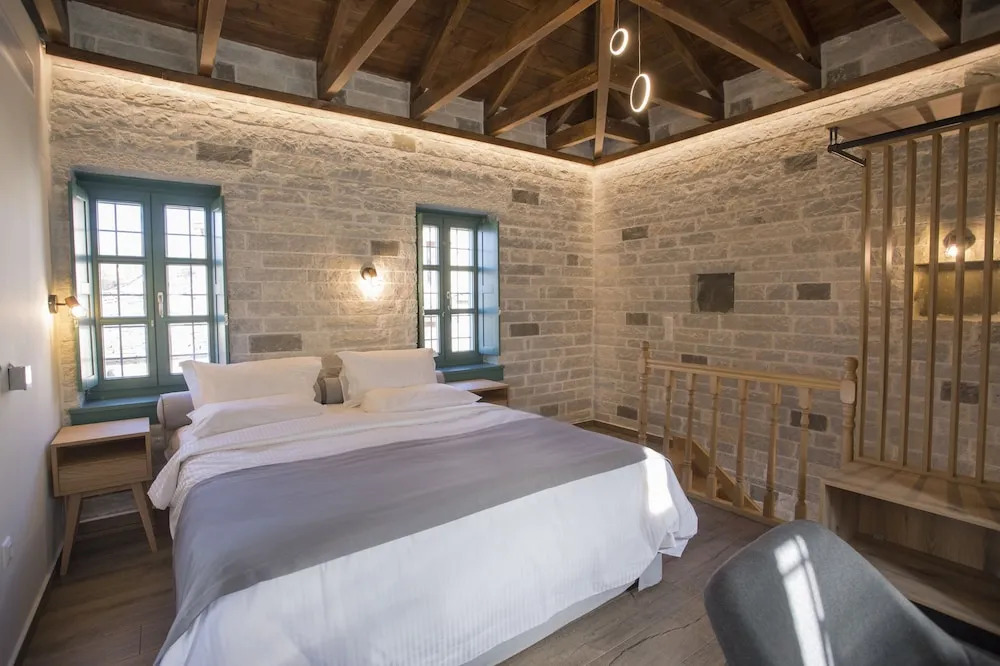 MAKRIS Papigo Luxury suites