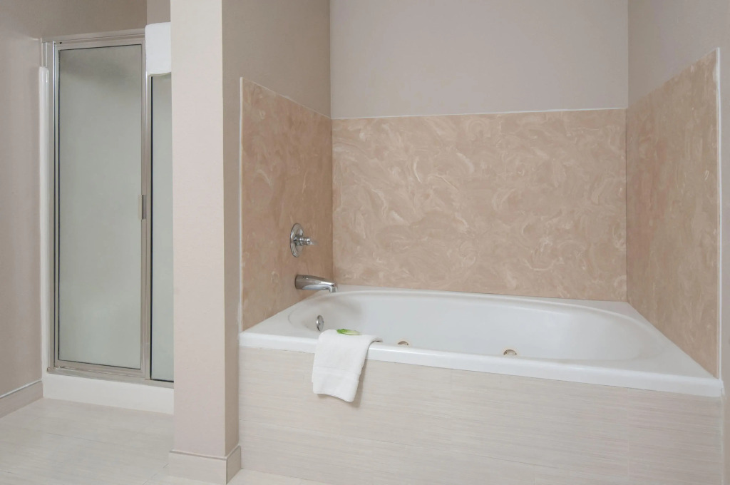 Holiday Inn Express Hotel & Suites San Antonio - Rivercenter Area by IHG