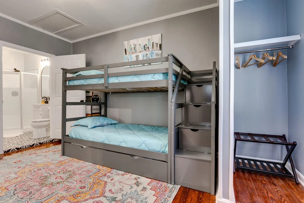 Lovely Mobile Home w/ Smart TV: 2 Mi to Downtown!