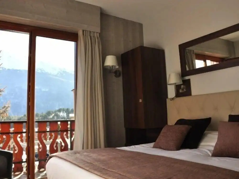ALPINA LODGE VANOISE ex hotel du soleil