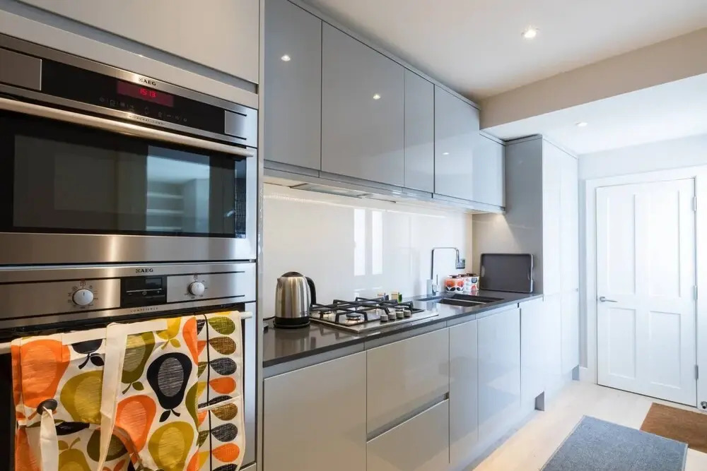 Beautiful Brook Green 2 bed Flat, Close to Tube