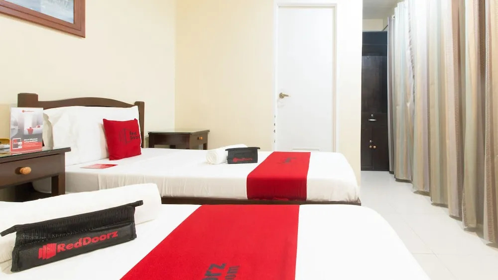 RedDoorz Near Sibulan Dumaguete Airport