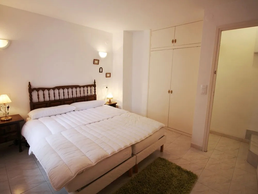 Villa in Empuriabrava With Private Pool Suitable for Families up to 6 People