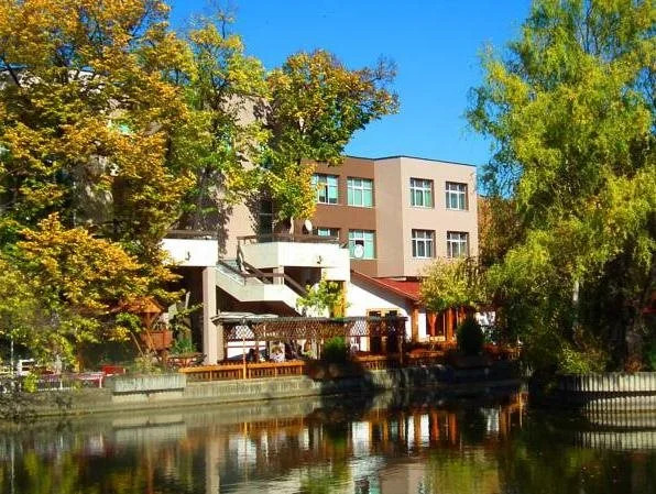 Hotel Ezeroto