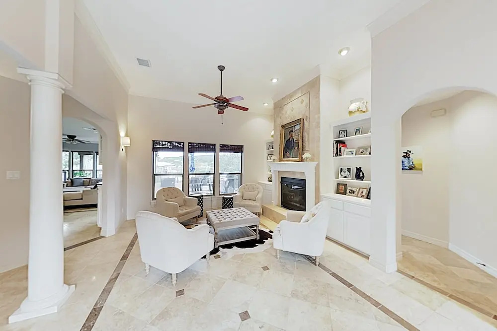 Break Cliff W/ Private Dock On Lake Travis! 4 Bedroom Home