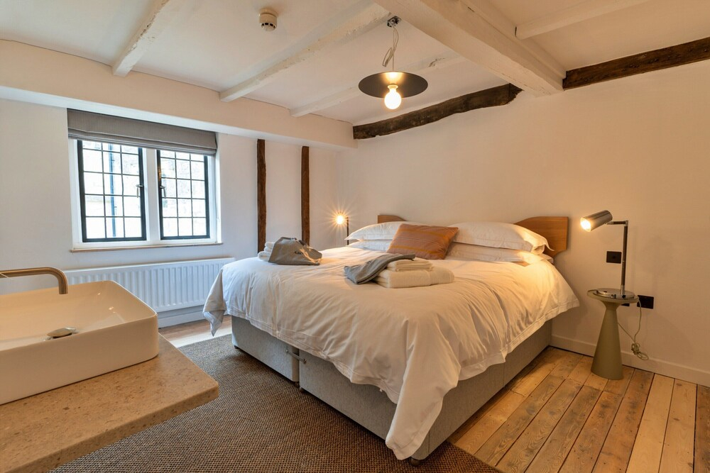 Holiday Home in Painswick, No Deposit