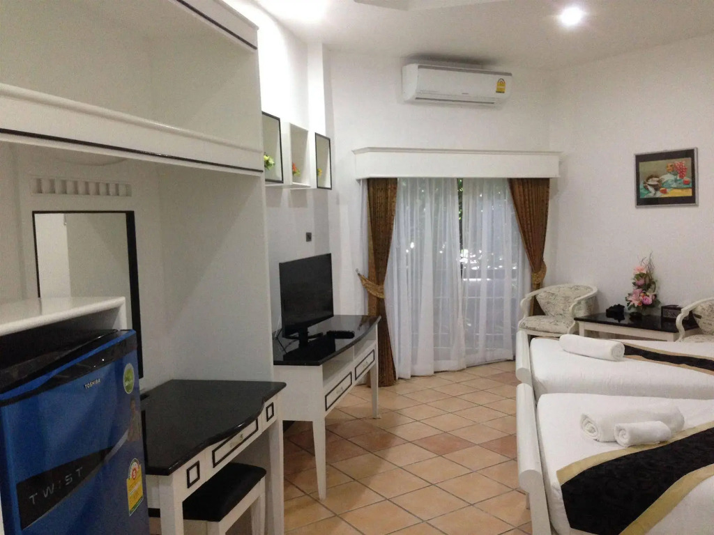 YJ Hotel