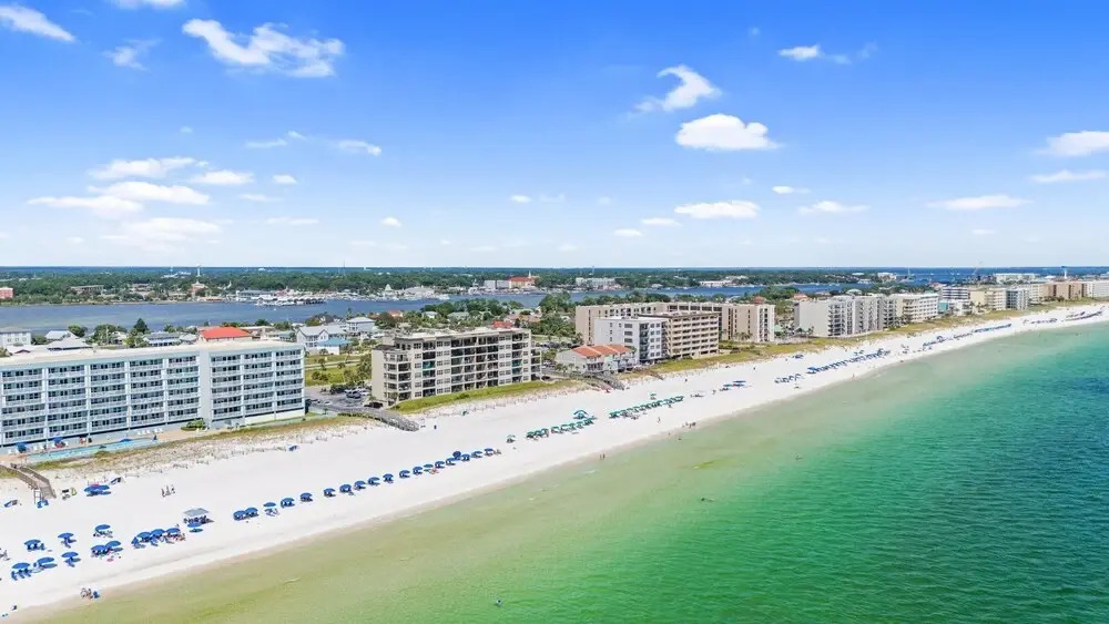 Emerald Towers West 4006 - Resting Beach Face