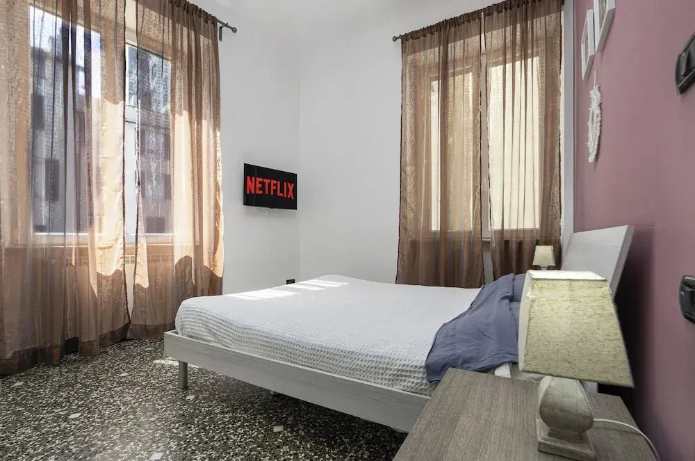Rosa Homes - The Red