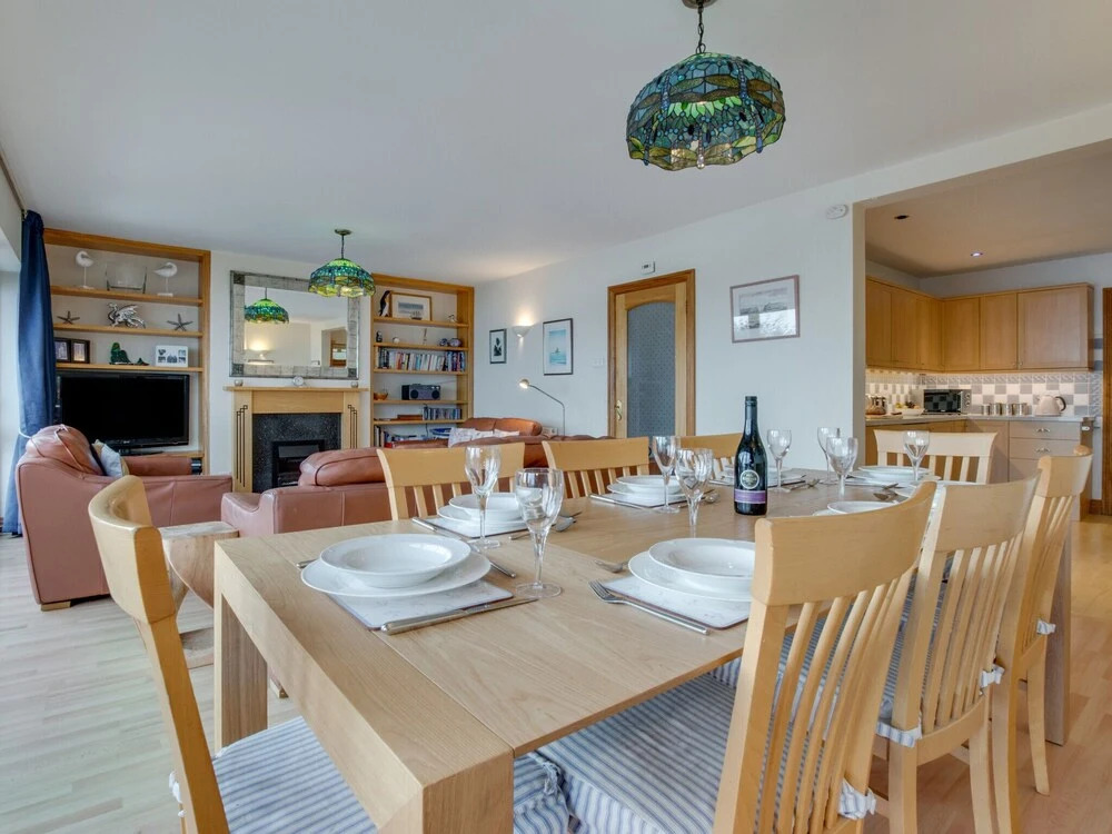 Wonderful Holiday Home With Beautiful Views and Sliding Doors to a Luxury Terrace