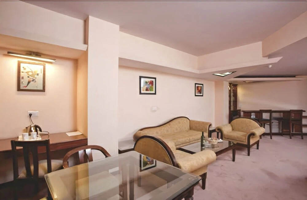 The River Crescent Resort