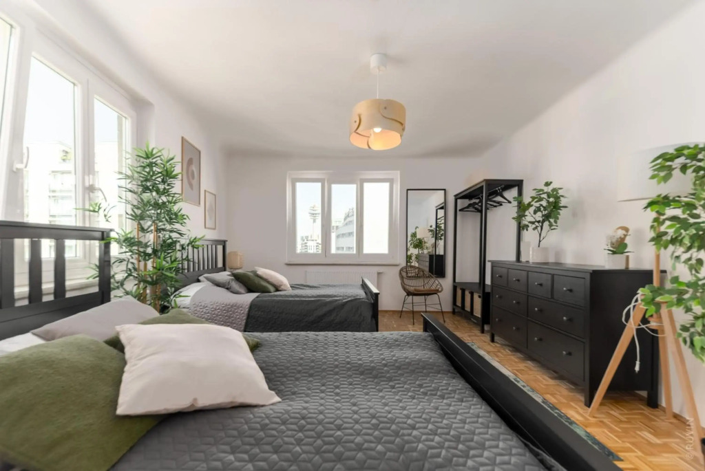 King bed home, 3 bed rooms, Ideal for groups of Ten, 16