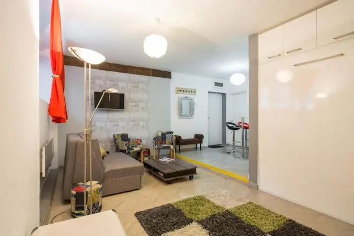 Apartment Francuska 16a