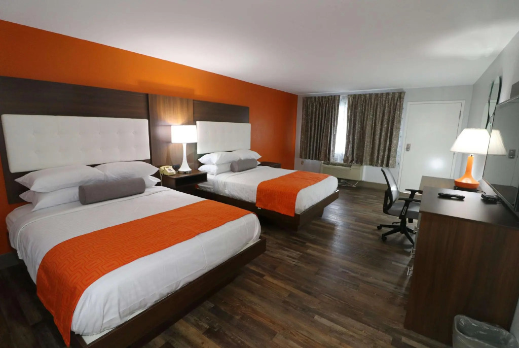 Отель Best Western Johnsons Inn Downtown Gatlinburg