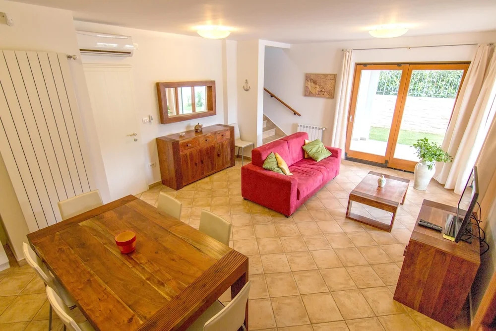 House With 2 Bedrooms in Ripenda Kras, With Wonderful Mountain View, Shared Pool, Enclosed Garden - 2 km From the Beach