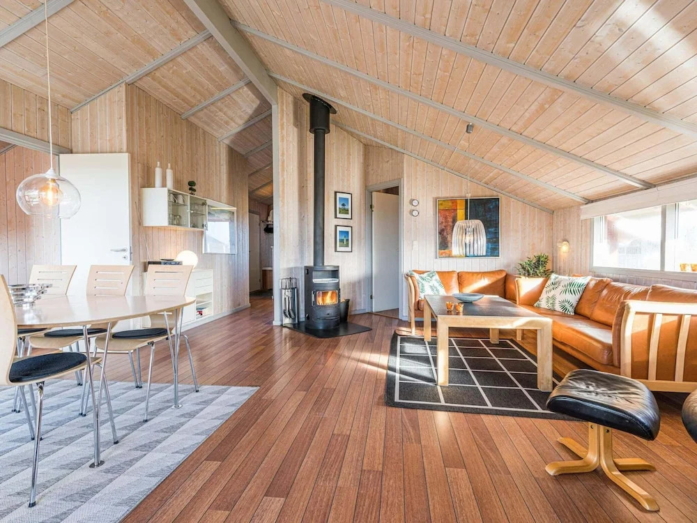 6 person holiday home in Hvide Sande