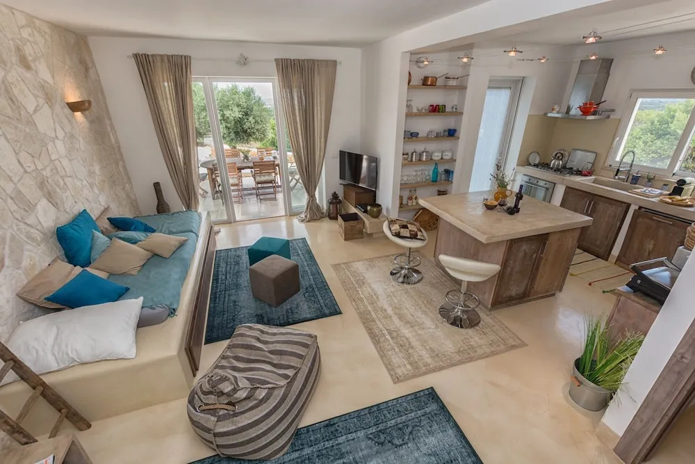 Villa Butterfly by Raro Villas