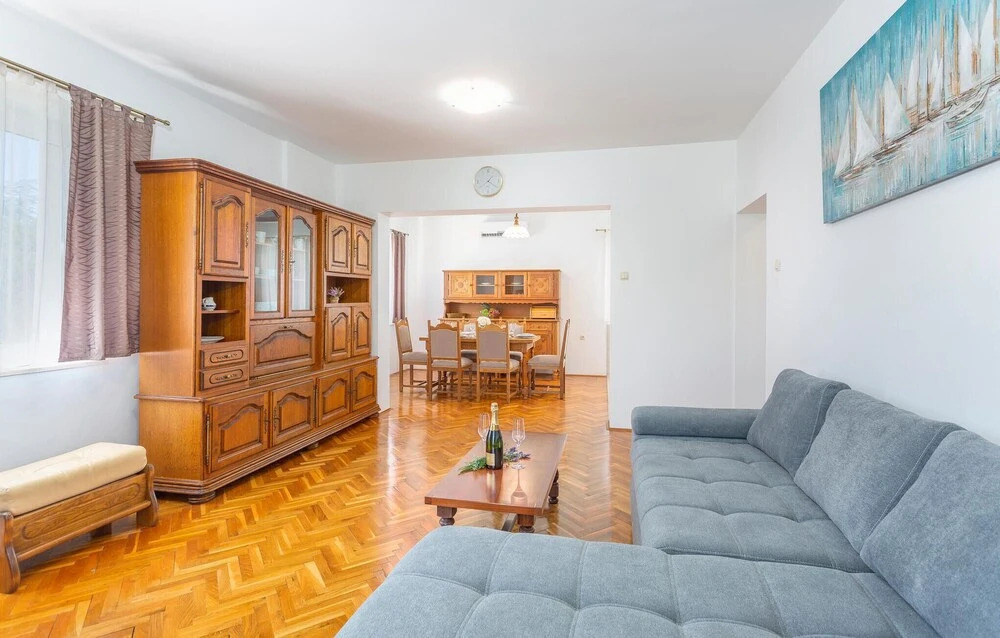 Stunning Apartment in Malinska With Wifi and 2 Bedrooms