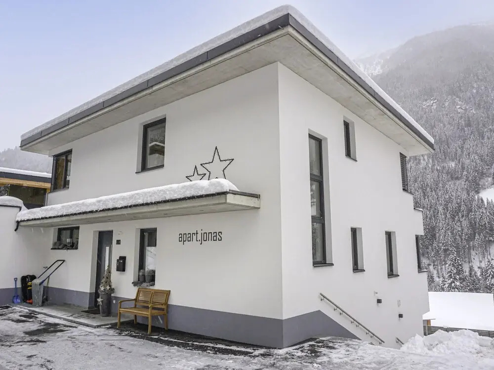 Jonas See in See With 1 Bedrooms and 1 5 Bathrooms