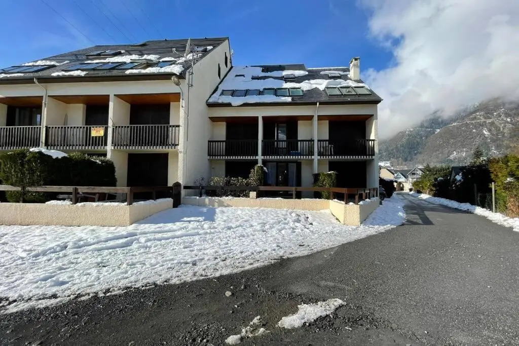 Studio Neuf St Lary 10 Min a Pied