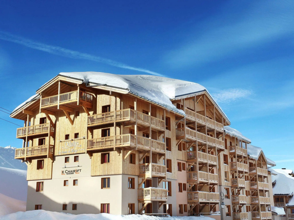 Modern apartment on the slopes in the extensive Paradiski