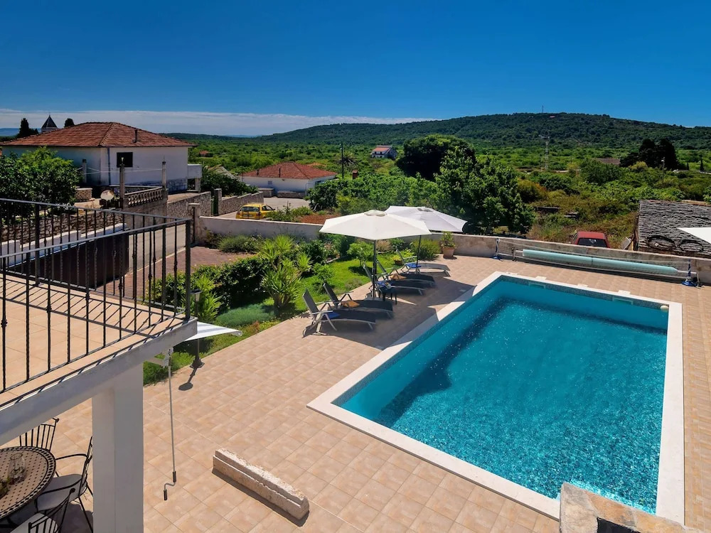 Modern Villa in Grohote With Pool
