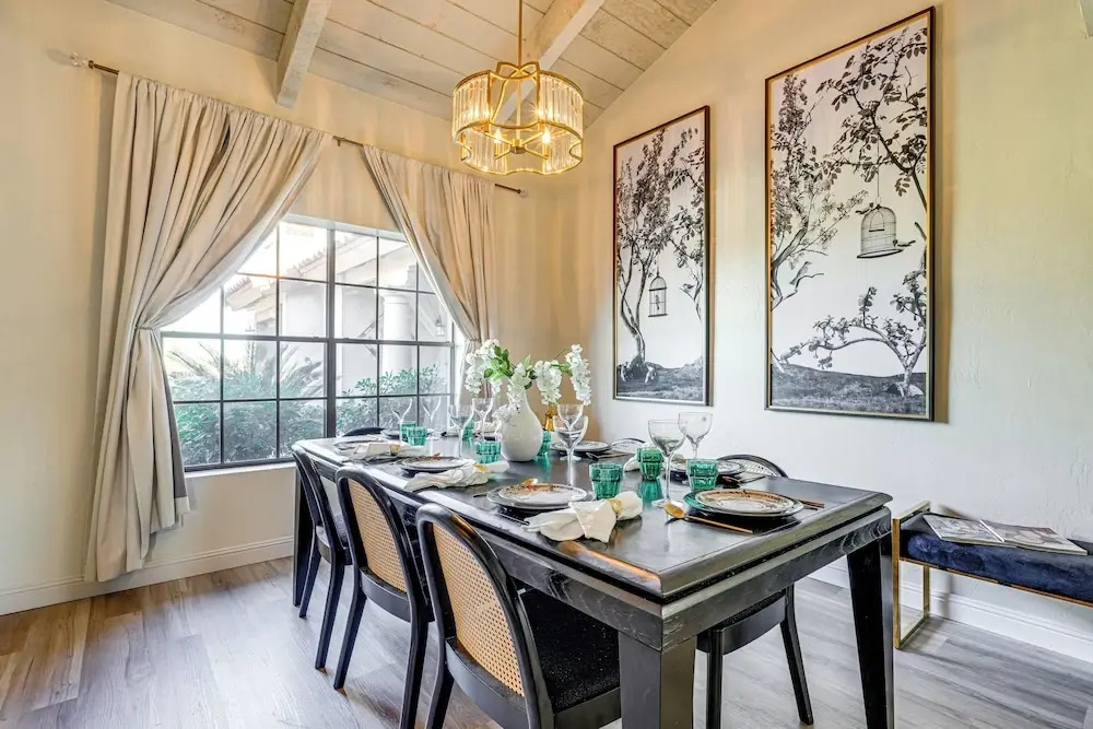 Steps to Golf & Greenbelt! Elegant Scottsdale Unit