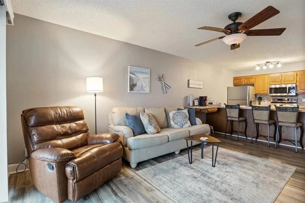 Happy Harbor Lakefront Condo