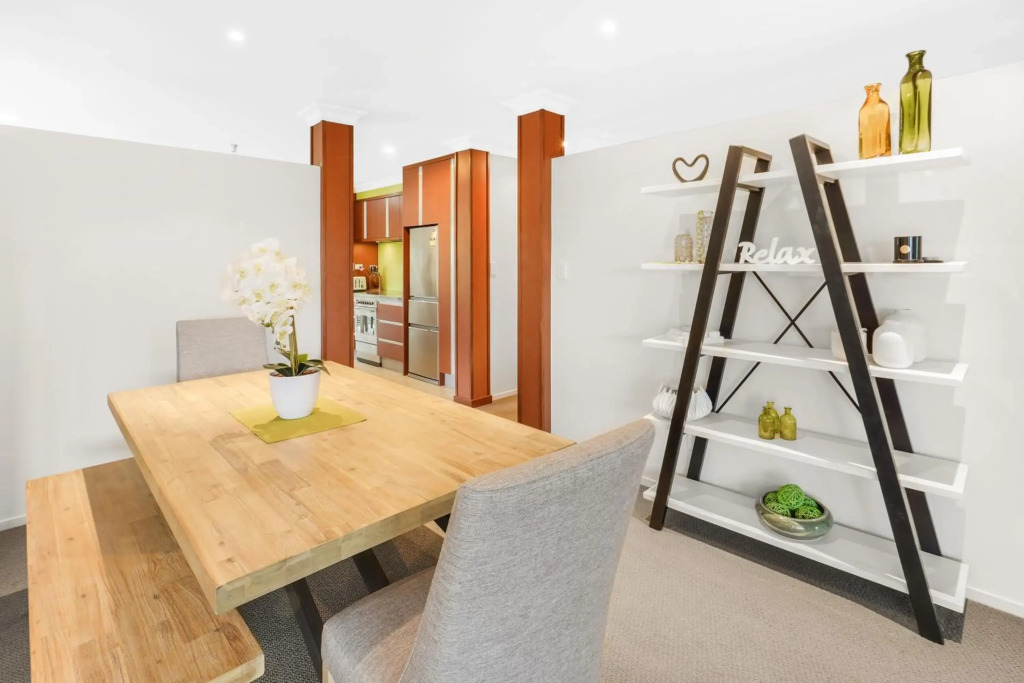 Lake Retreat - Hamilton Holiday Home