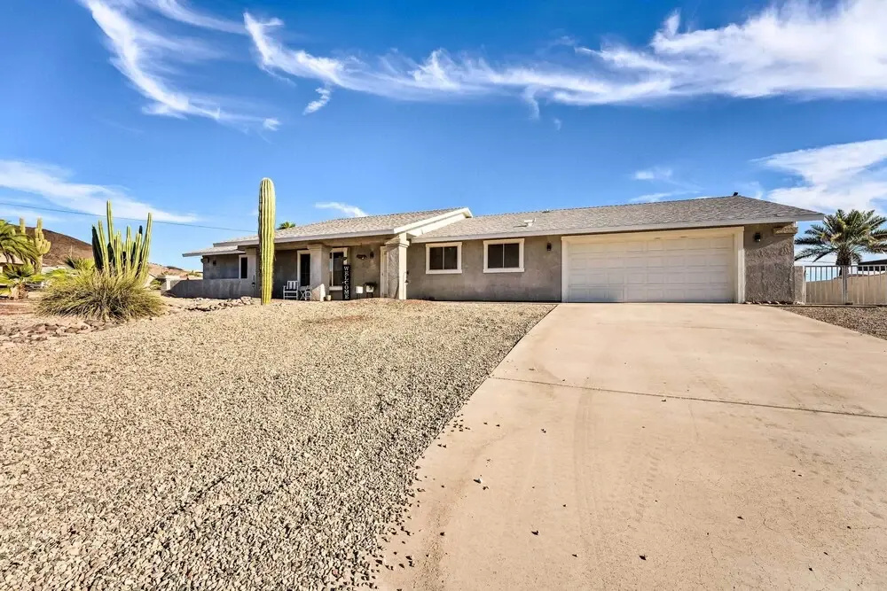 Hot Tub & Lake Views: Lake Havasu City Oasis