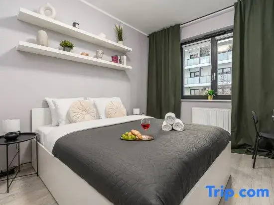 Lumina 3-room apartment near the train station