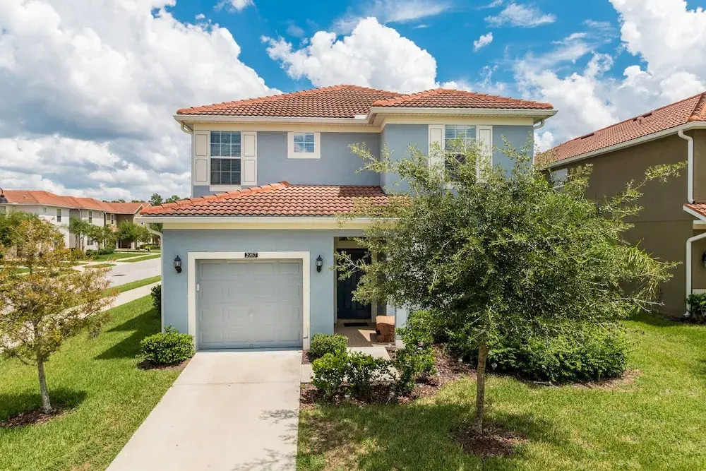 Paradise Palms - 2957 Beach Palm Avenue