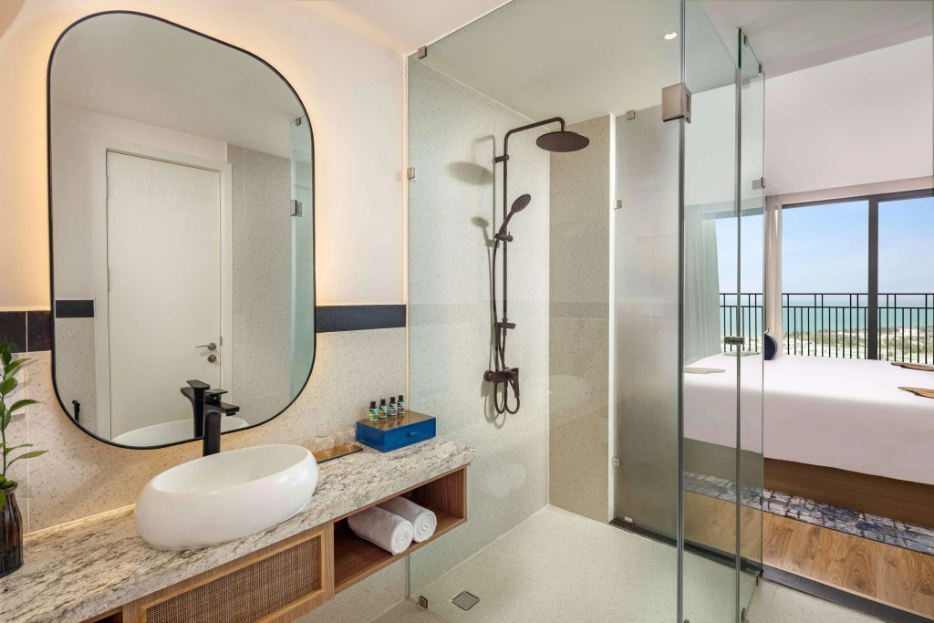 Wyndham Royal Beachfront Resort & Spa Danang