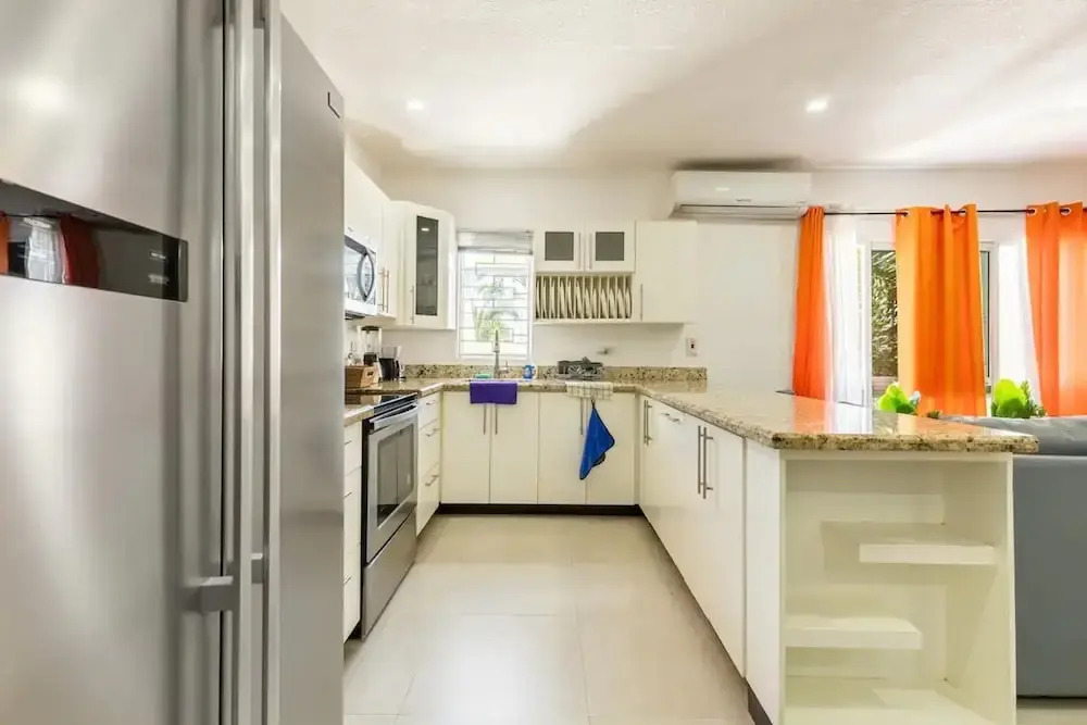 Apt - Gated Community-sleeps 4-balcony-parking