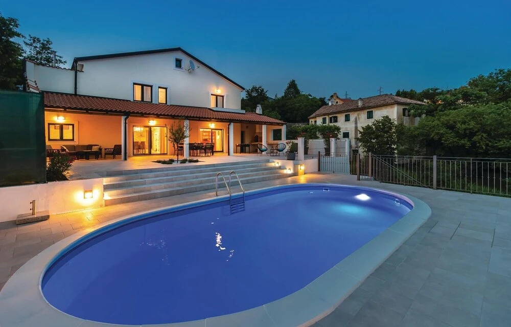 Awesome Home in Praputnjak With Wifi, Outdoor Swimming Pool and 4 Bedrooms