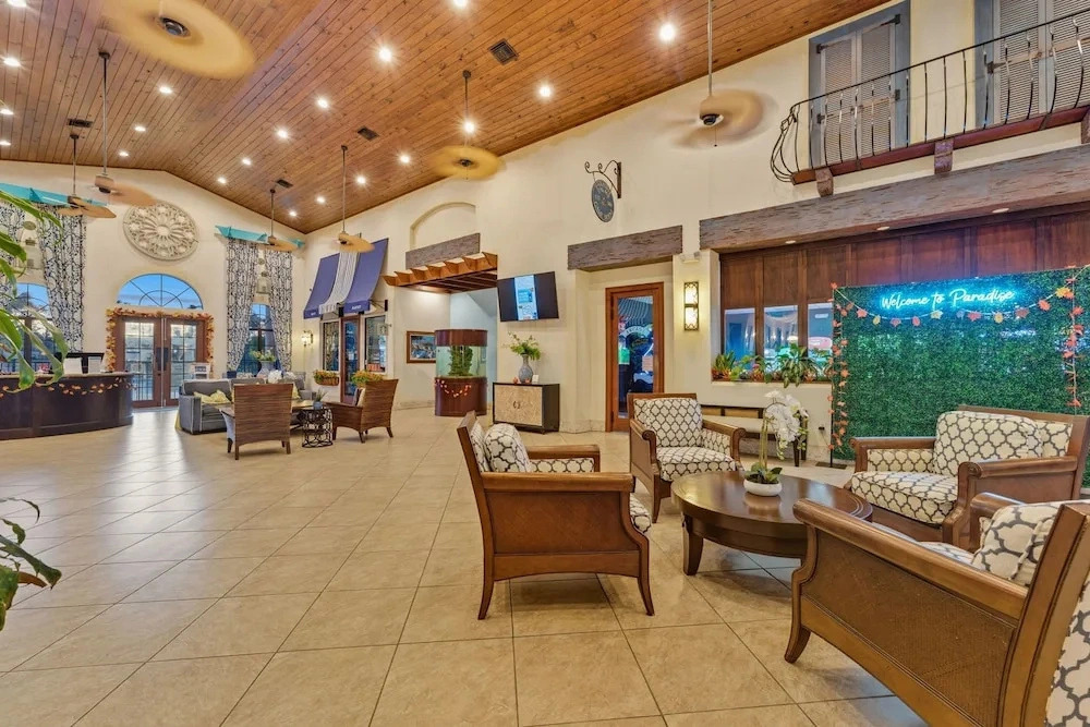 Stylish 4BR Private Pool Themed Rooms Sleeps 13
