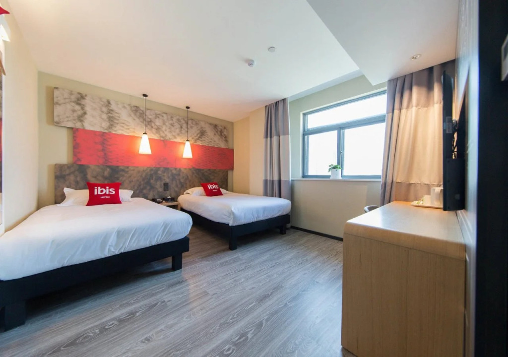 Ibis Hefei Pedestrian Street Hot