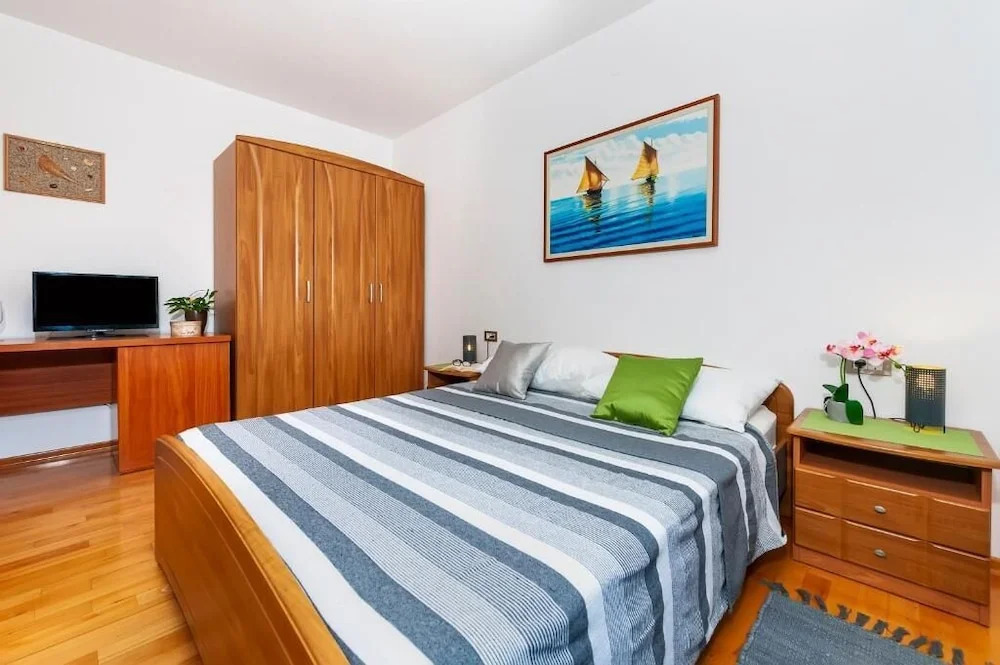 Apartment & Rooms Graciela