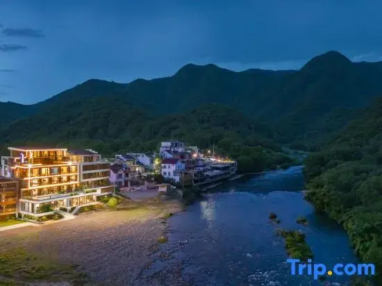 Bonfire Villa · Creekside · Starry Sky Pool Family Vacation Homestay (Moon Bay Scenic Area)